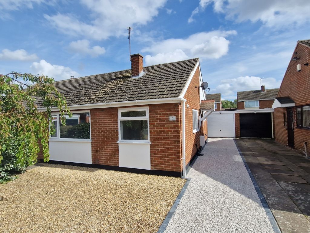 2 bed bungalow for sale in Newton Drive, Birstall LE4, £275,000