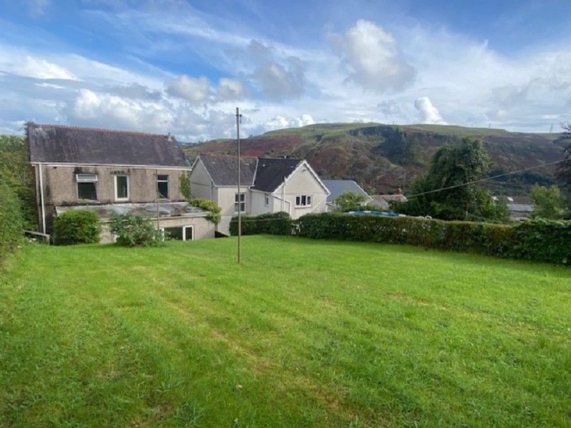 3 bed detached house for sale in Penywern Road, Ystalyfera, Swansea. SA9, £130,000