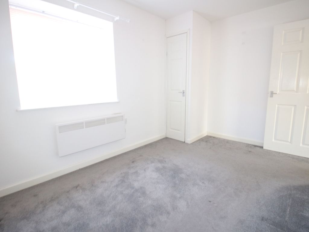 1 bed flat for sale in Haynes Road, Westbury BA13, £110,000