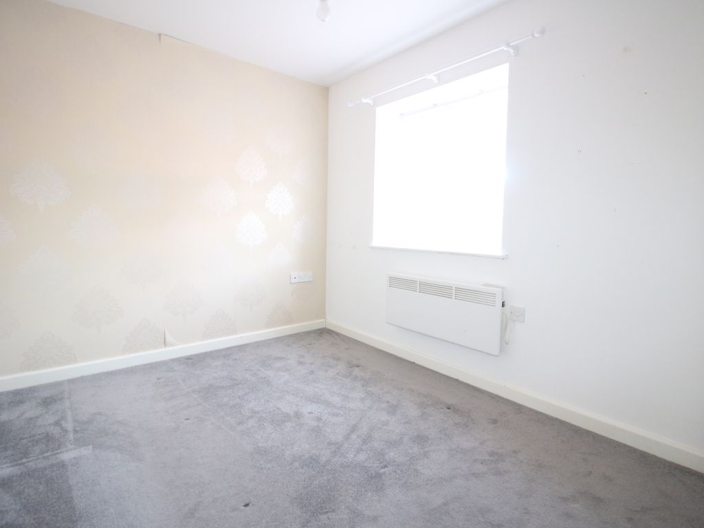 1 bed flat for sale in Haynes Road, Westbury BA13, £110,000