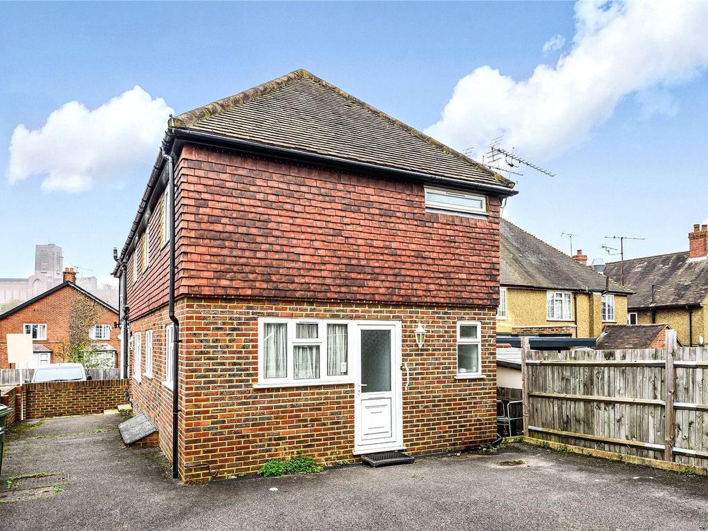 1 bed flat for sale in Guildford, Surrey GU2, £250,000