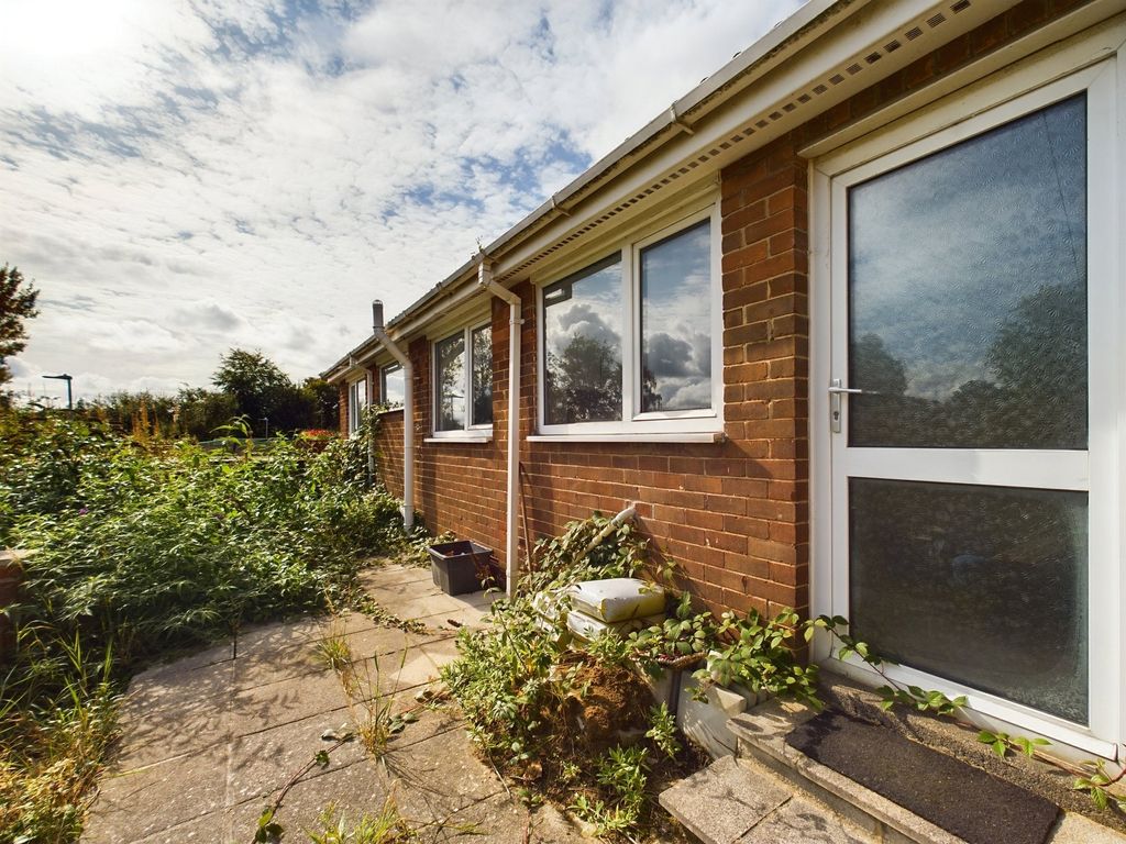 3 bed bungalow for sale in Redewater Gardens, Whickham NE16, £230,000