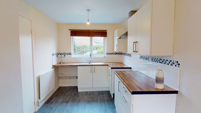 3 bed terraced house for sale in Oakfield Road, Shawbirch TF5, £175,000