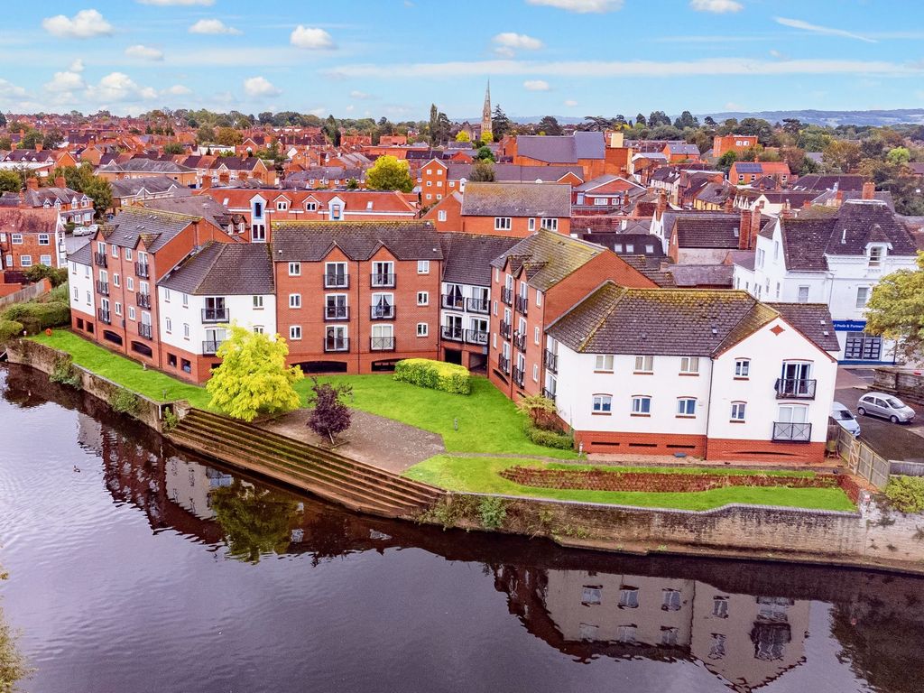 2 bed flat for sale in Mortimers Quay, Evesham WR11, £140,000