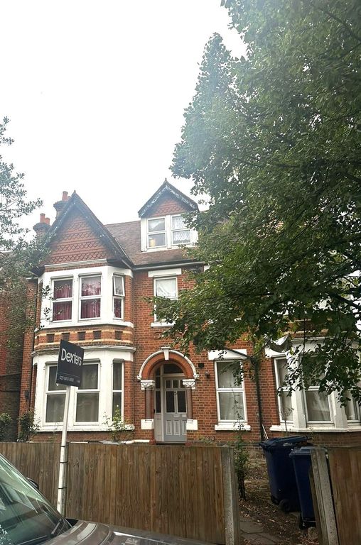 1 bed flat for sale in Creffield Road, London W5, £330,000