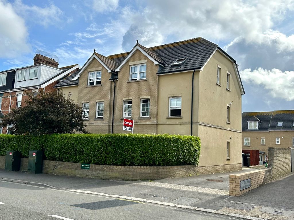 2 bed flat for sale in Abbotsbury Road, Weymouth DT4, £185,000