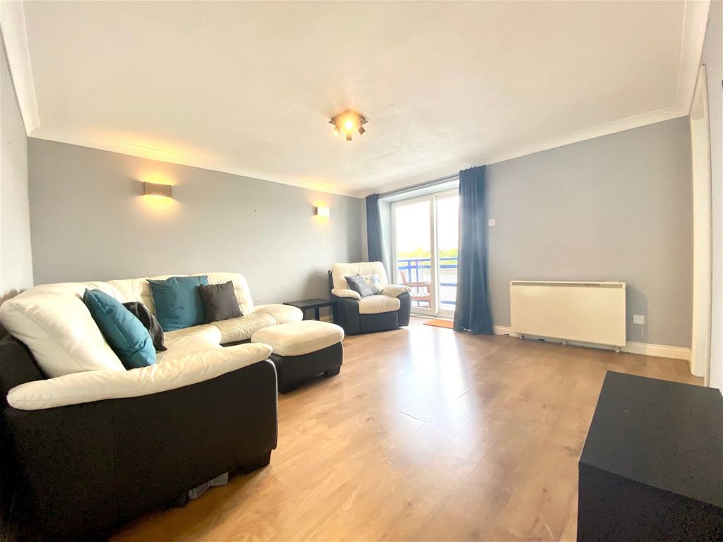 2 bed flat for sale in Britannia Drive, Ashton-On-Ribble, Preston PR2, £140,000
