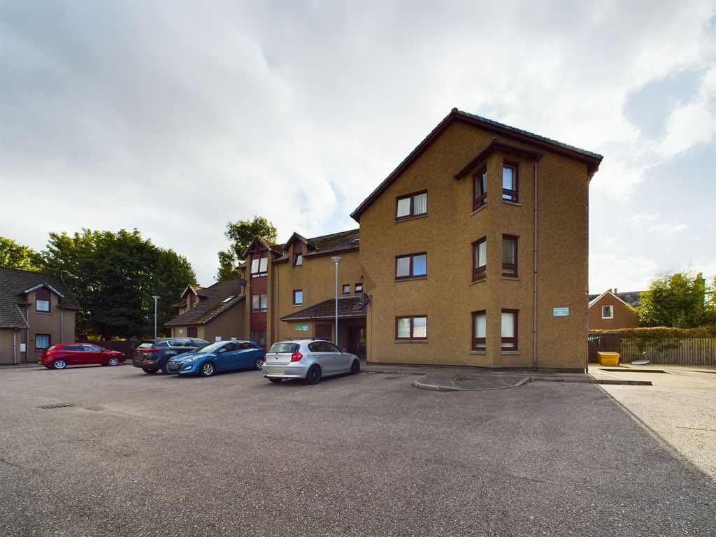 2 bed flat for sale in King Street, Inverness IV3, £98,000