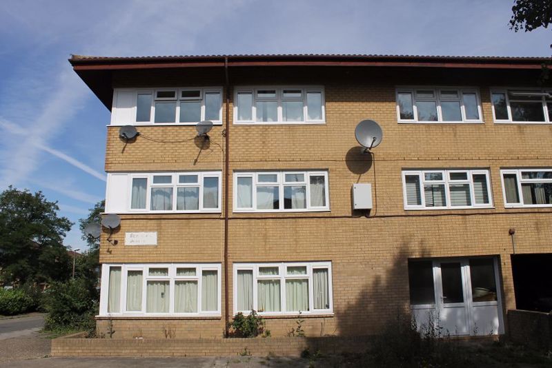 1 bed flat for sale in Ramsons Avenue, Conniburrow, Milton Keynes MK14, £135,000