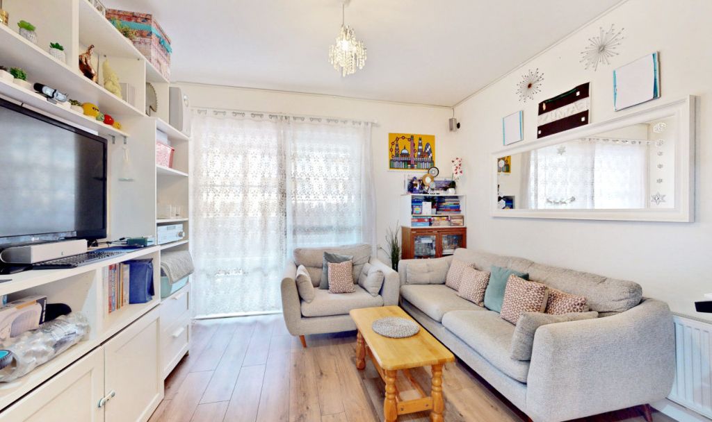 2 bed flat for sale in Lariat Court, Ketch Street, Barking IG11, £162,000