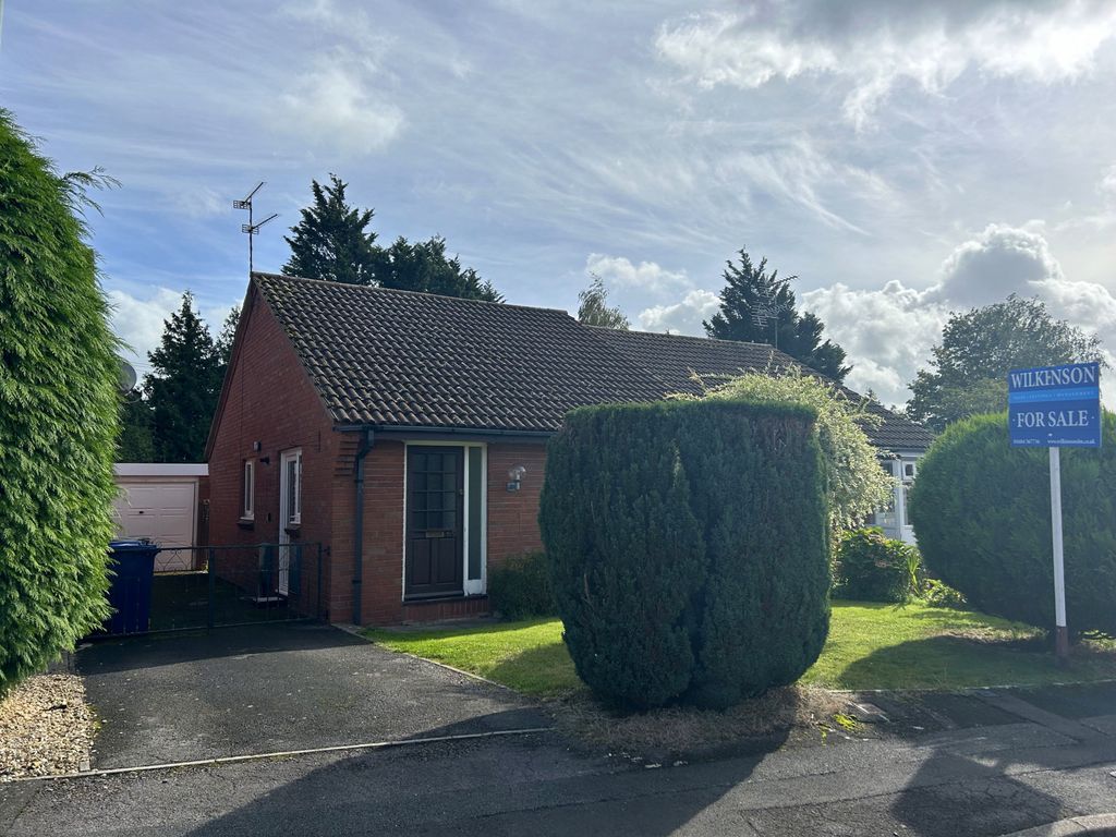 2 bed bungalow for sale in Sinderberry Drive, Northway, Tewkesbury GL20, £250,000