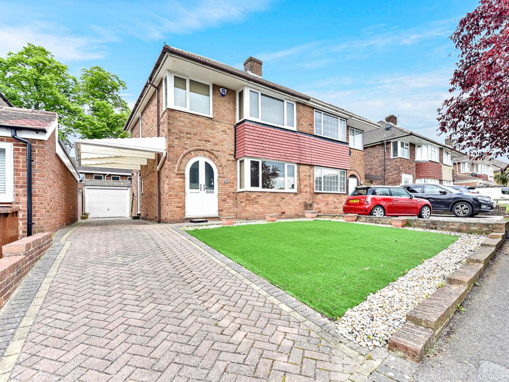 3 bed semi-detached house for sale in Linwood Avenue, Rochester ME2, £325,000