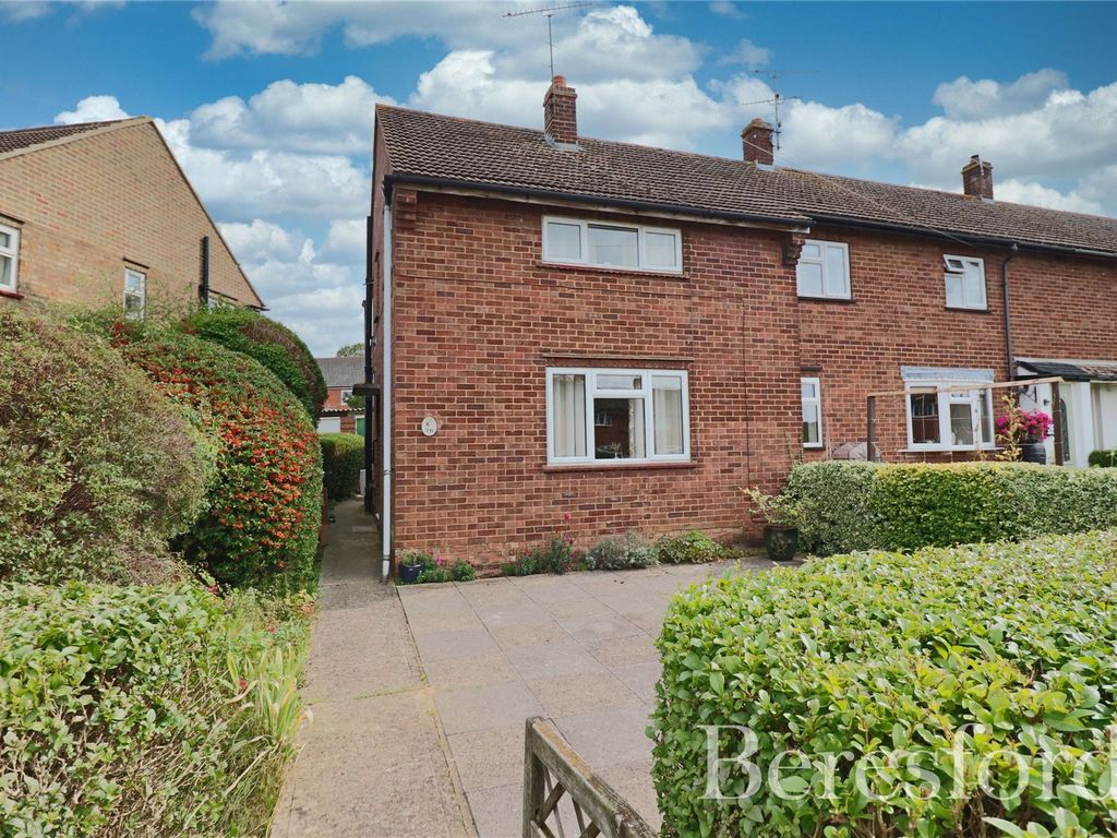 2 bed end terrace house for sale in Acres Avenue, Ongar CM5, £300,000