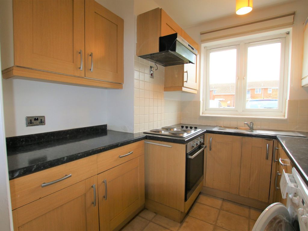 1 bed maisonette for sale in High Street, Colnbrook, Slough SL3, £190,000