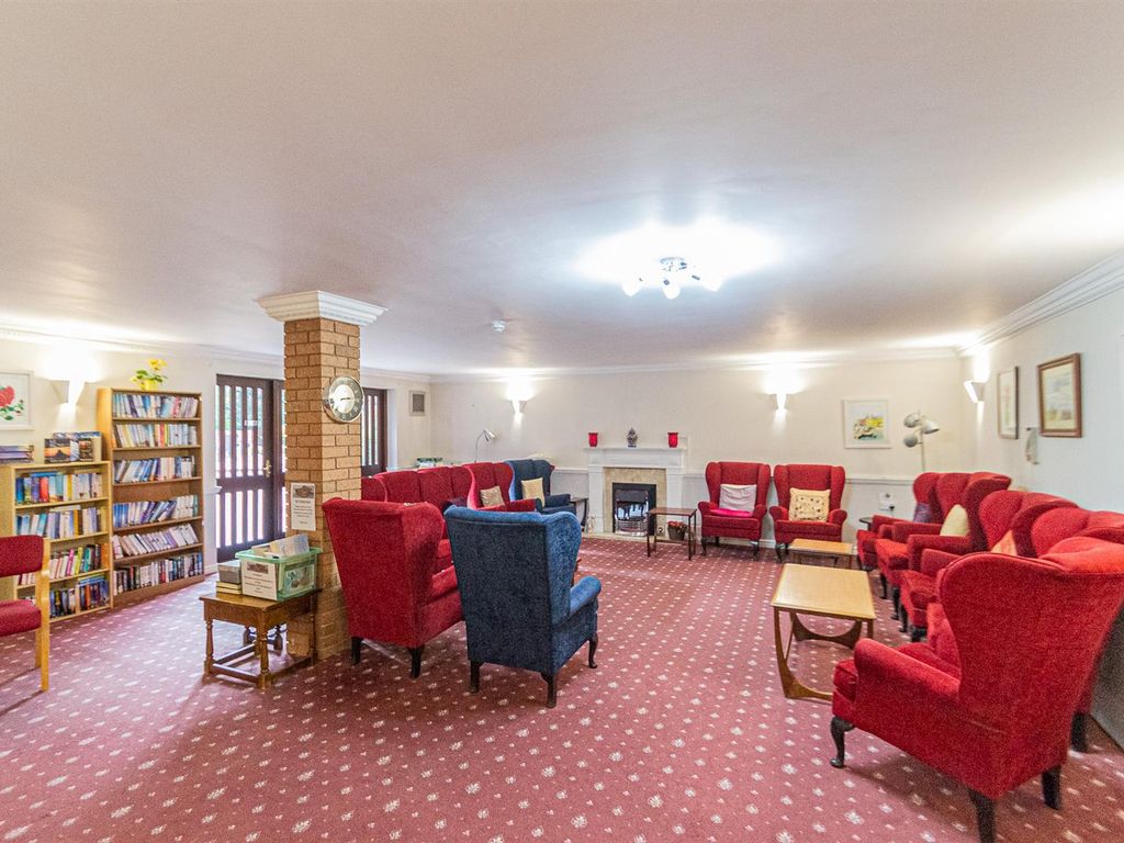 2 bed flat for sale in Dingleway, Appleton, Warrington WA4, £125,000