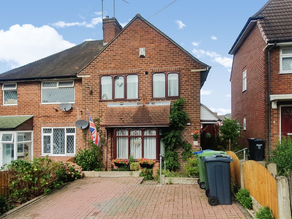 3 bed semi-detached house for sale in Bodenham Road, Oldbury B68, £230,000