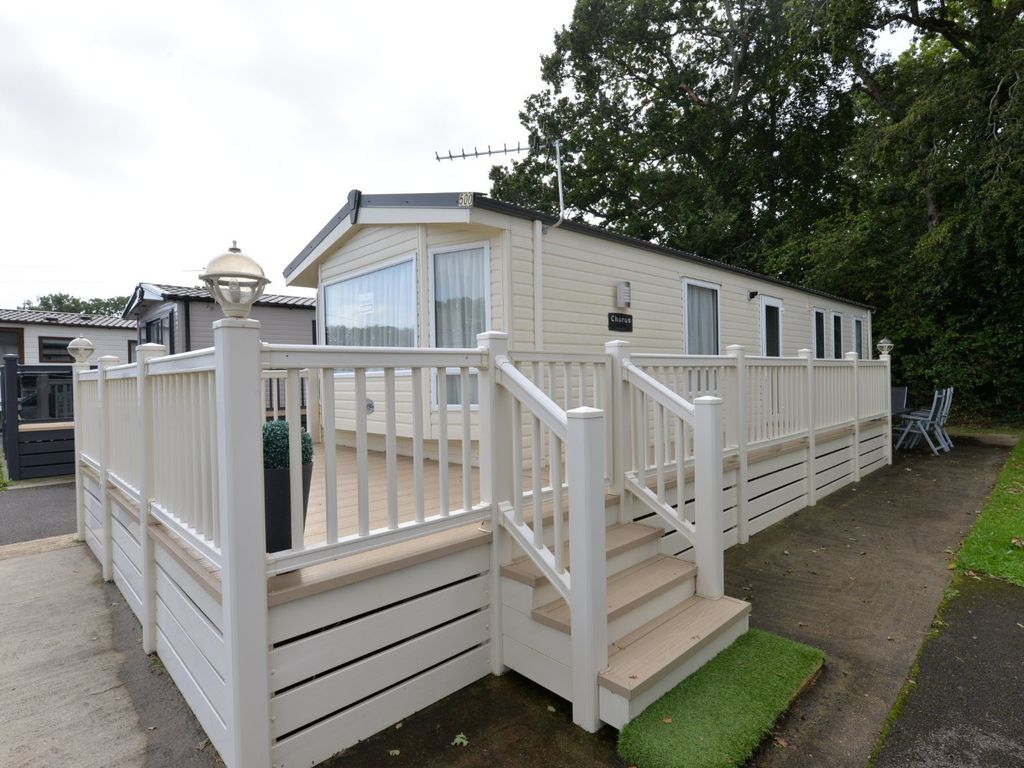 3 bed mobile/park home for sale in Sway Road, New Milton, Hampshire BH25, £35,000