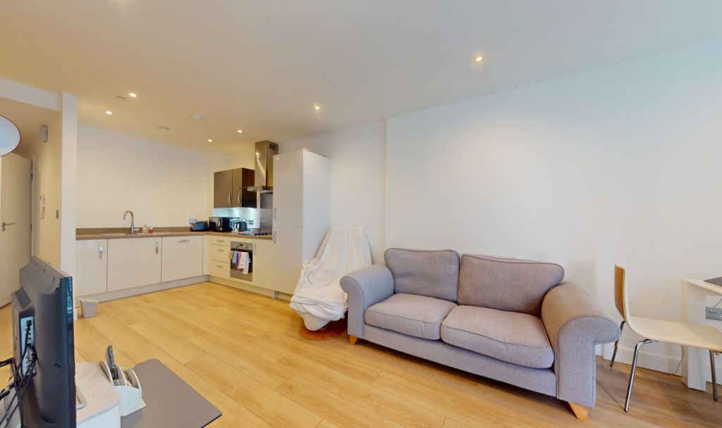 1 bed flat for sale in Sutton Court Road, Sutton SM1, £151,250