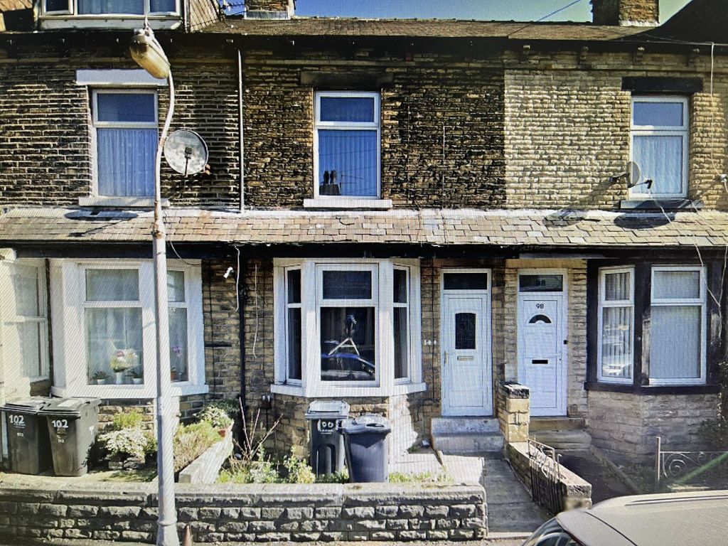 3 bed terraced house for sale in Thornbury Avenue, Bradford BD3, £110,000