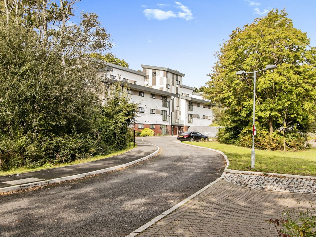 1 bed flat for sale in Canford Heath Road, Darbys Corner, Poole, Dorset BH17, £114,000