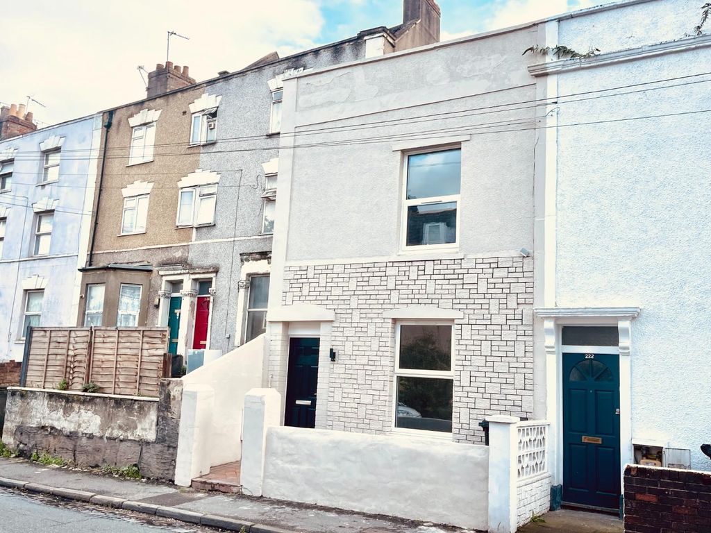 3 bed property for sale in Easton Road, Easton, Bristol BS5, £325,000