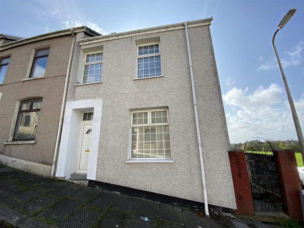 3 bed end terrace house for sale in Prendergast Street, Llanelli SA15, £135,000