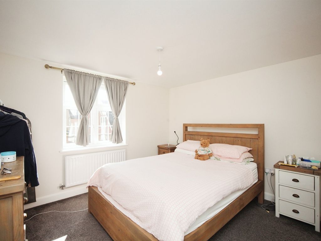 1 bed flat for sale in Hardys Road, Bathpool, Taunton TA2, £145,000