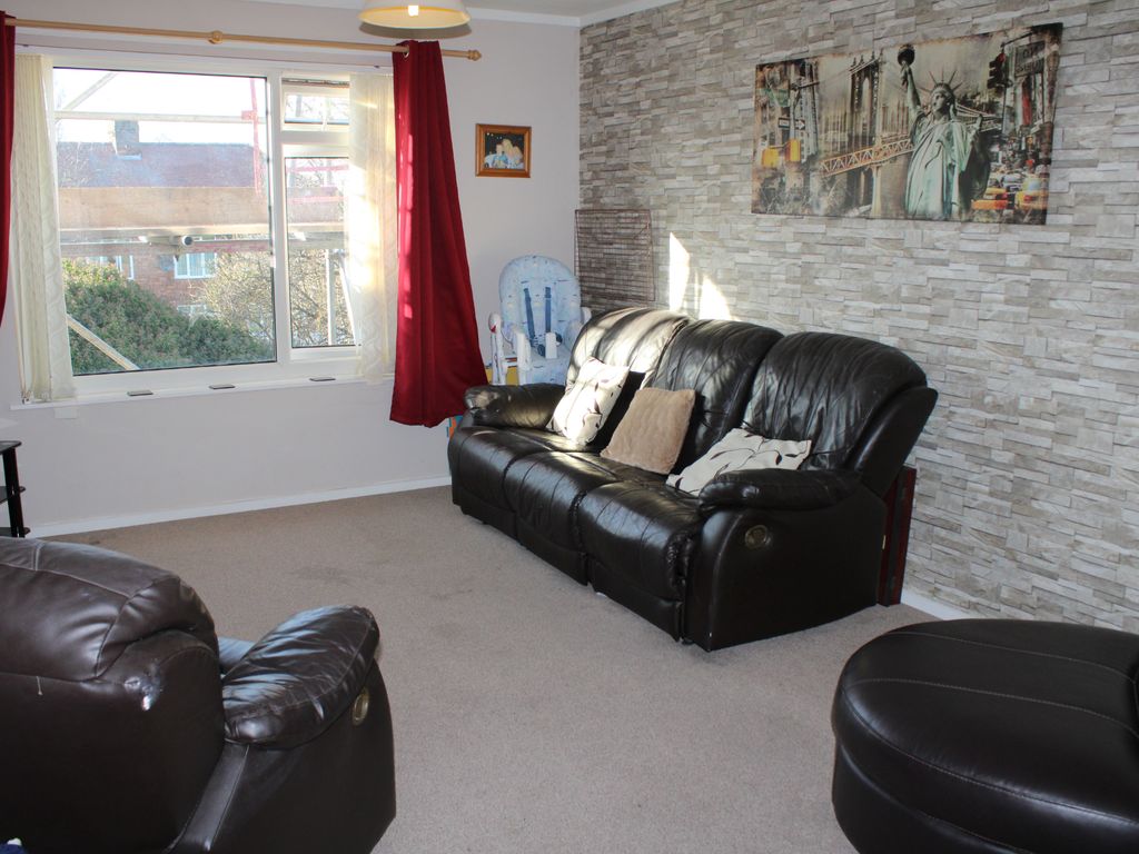 1 bed flat for sale in Lindsey Avenue, York YO26, £130,000