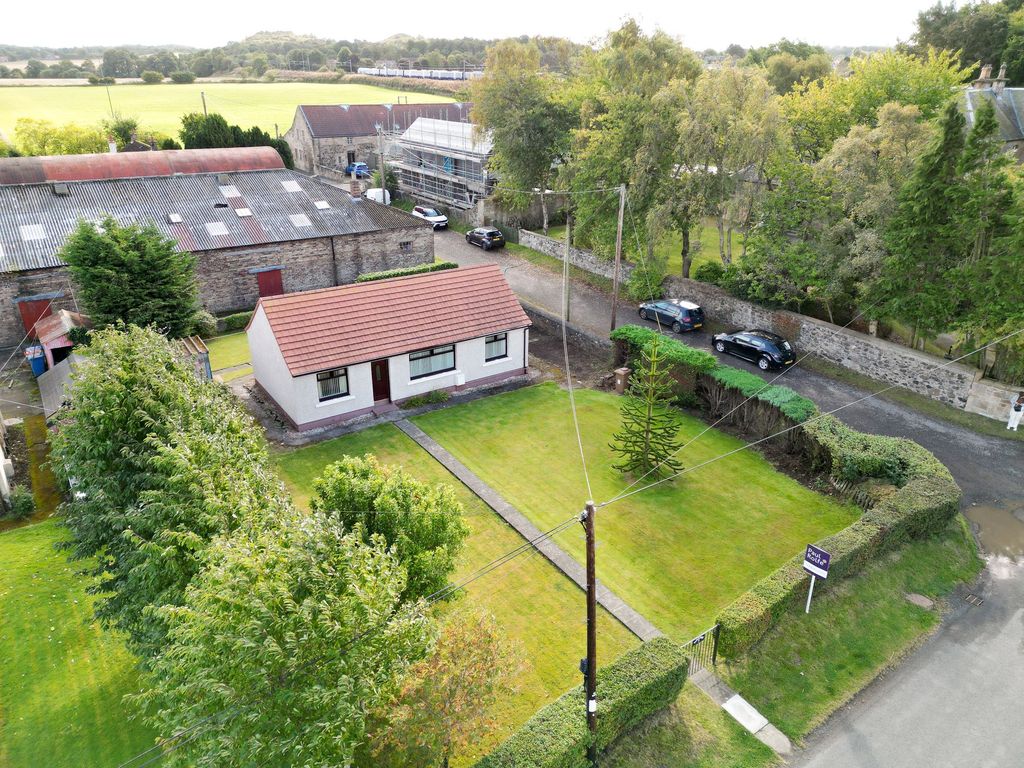 3 bed detached bungalow for sale in Pardovan Holdings, Philpstoun, Linlithgow EH49, £295,000