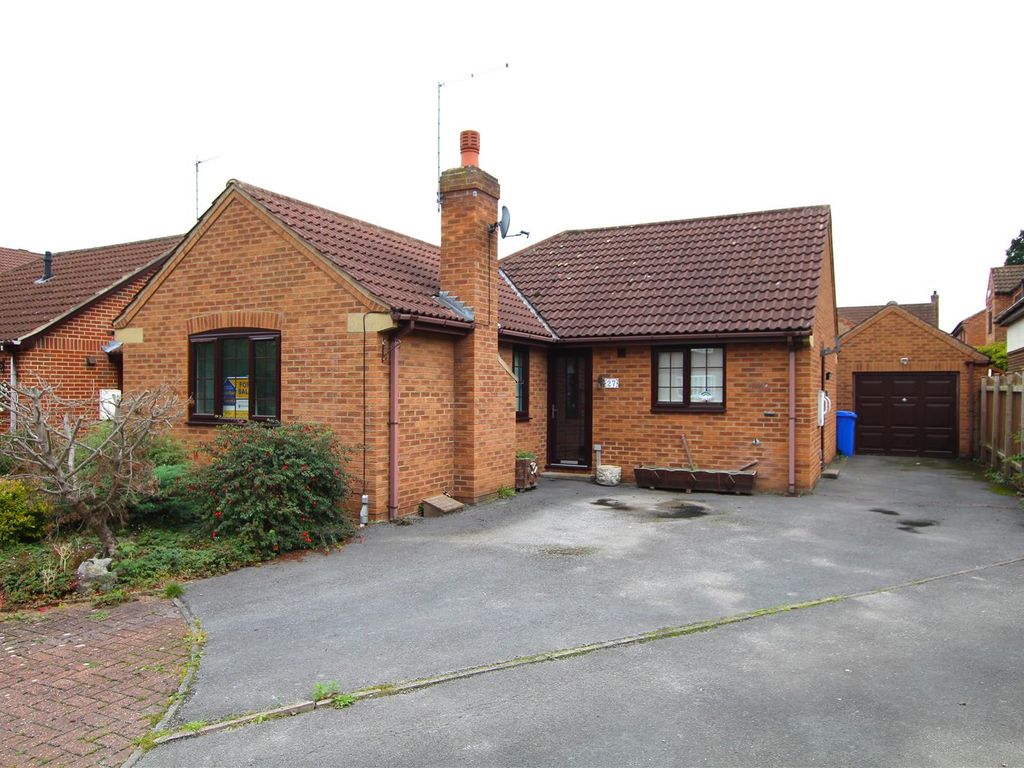 2 bed bungalow for sale in Hymers Close, Brandesburton, Driffield YO25, £230,000