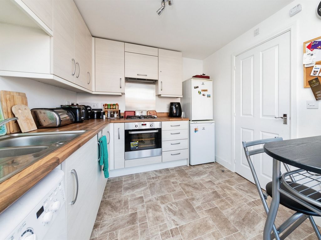 3 bed terraced house for sale in Cedar Corner, Hitchin, Stotfold SG5, £144,000