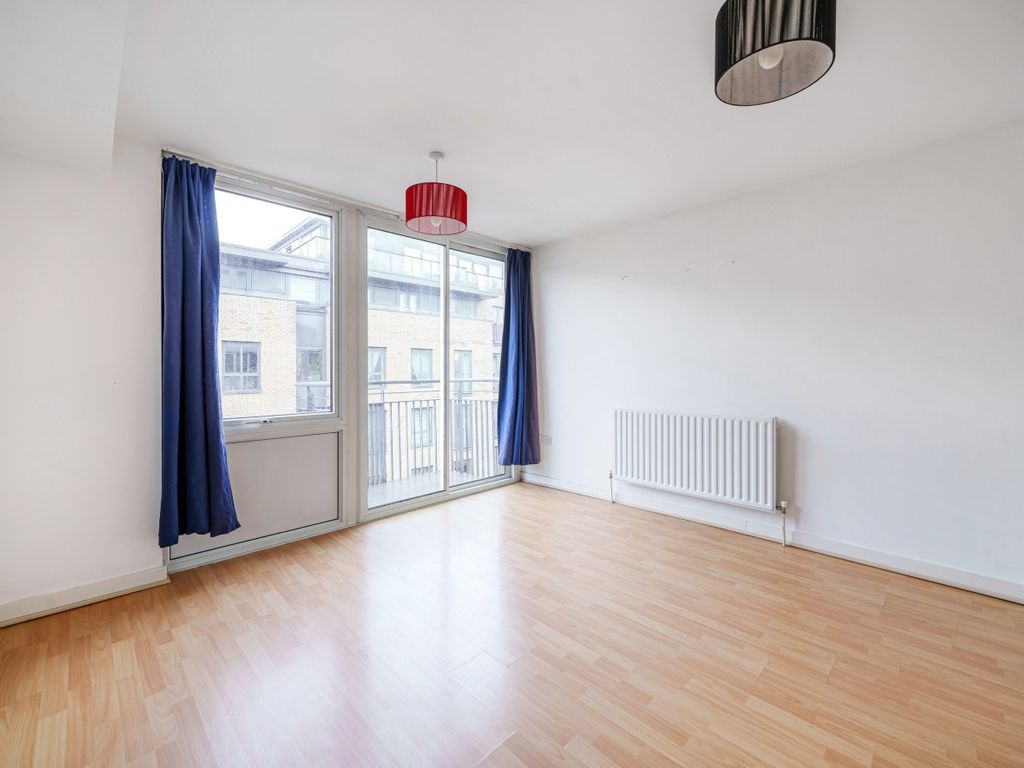 1 bed flat for sale in Gifford Street, London N1, £240,000
