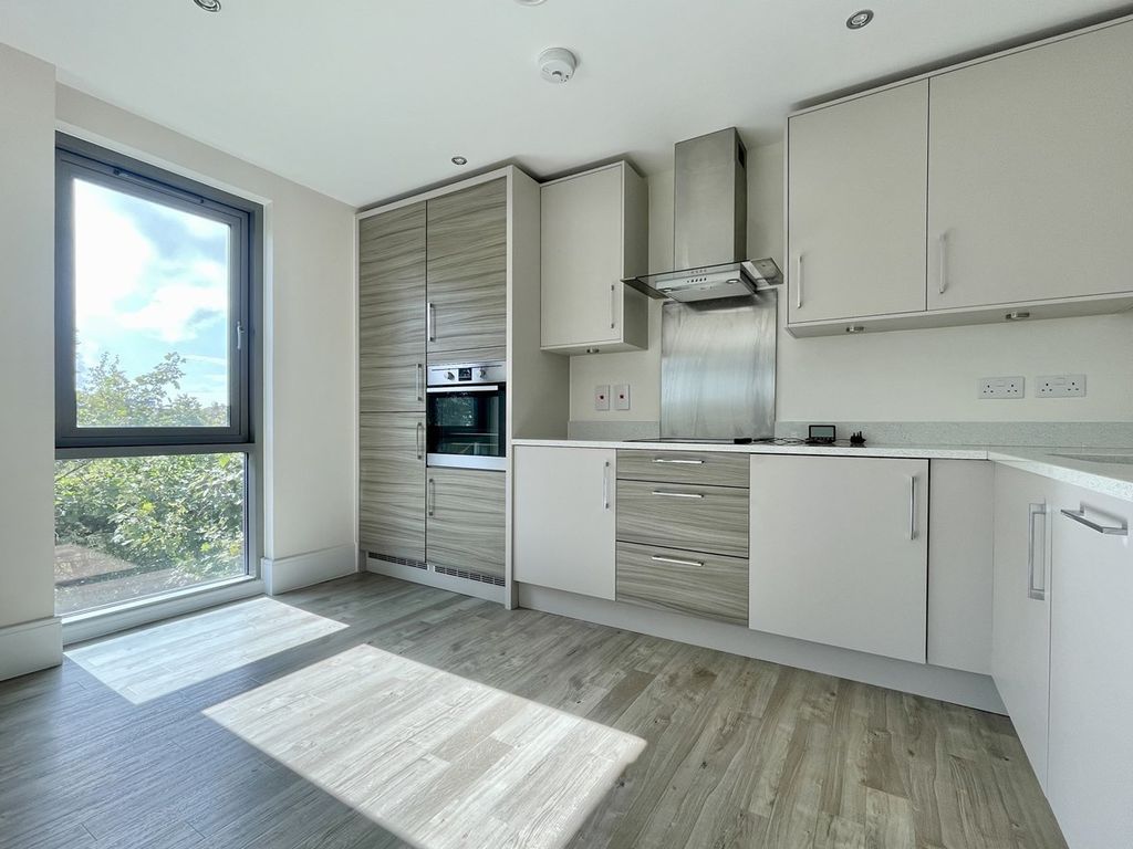 2 bed flat for sale in The Summit, Upper Terrace Road, Bournemouth BH2, £300,000