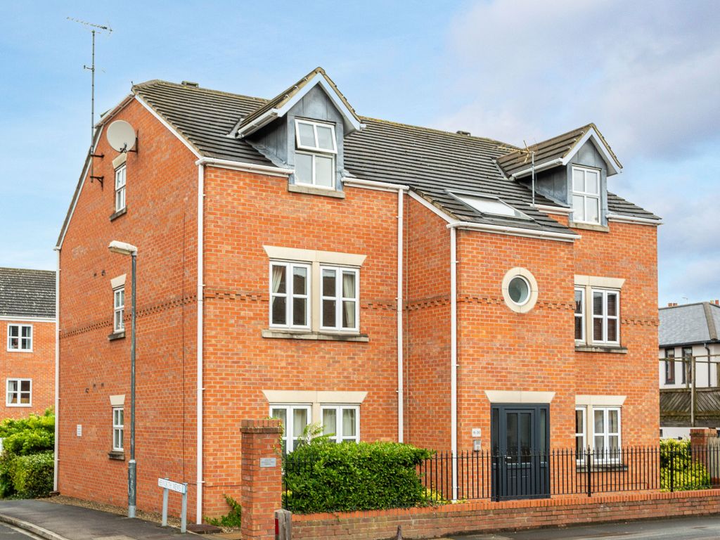 2 bed flat for sale in Heworth Mews, York YO31, £190,000