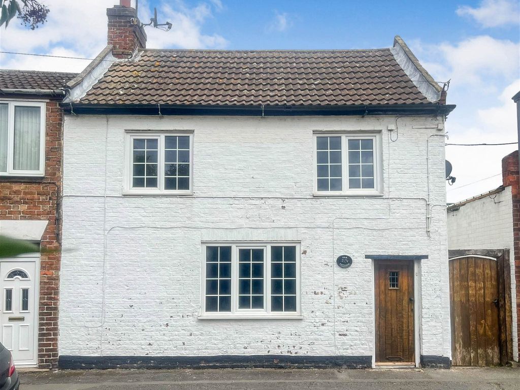 3 bed cottage for sale in Westfield Road, Goxhill, Barrow-Upon-Humber DN19, £150,000