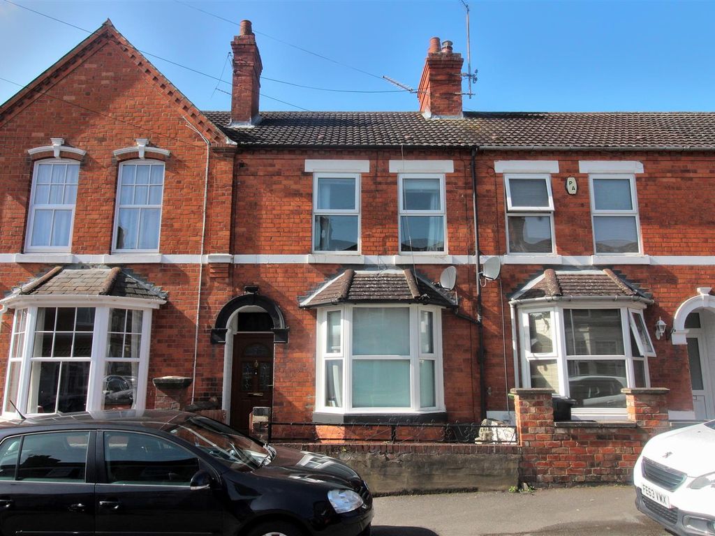 3 bed property for sale in Vivian Road, Wellingborough NN8, £200,000