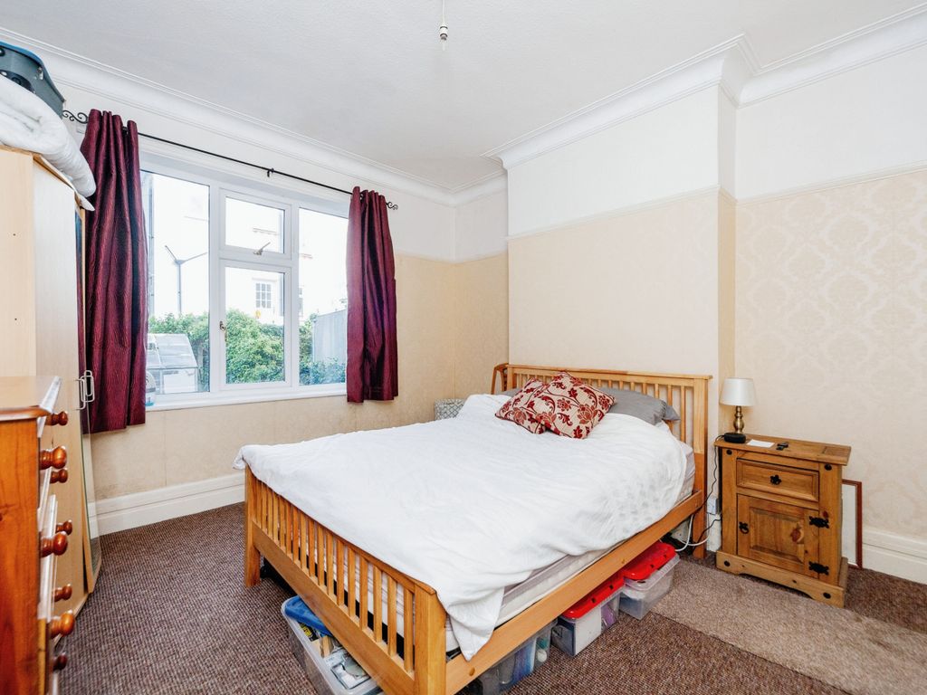 2 bed flat for sale in Wynn Avenue, Old Colwyn, Colwyn Bay, Conwy LL29, £120,000