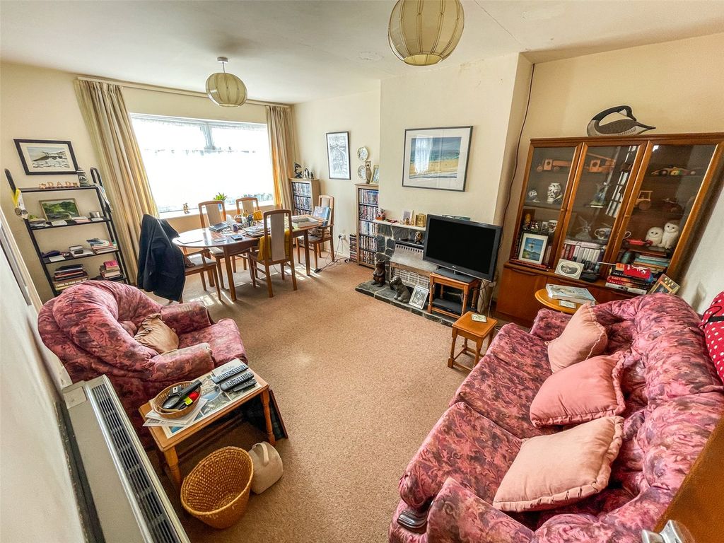 2 bed bungalow for sale in Talyllyn Drive, Tywyn, Gwynedd LL36, £158,950