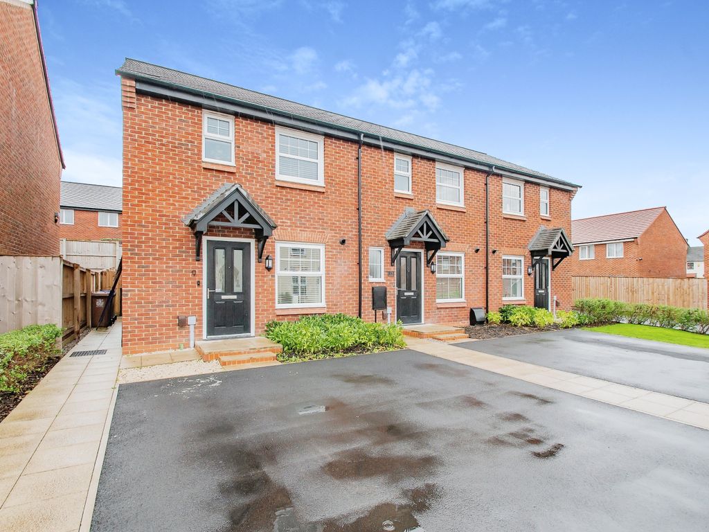 3 bed mews house for sale in Bowfell Close, Middleton, Manchester, Greater Manchester M24, £235,000