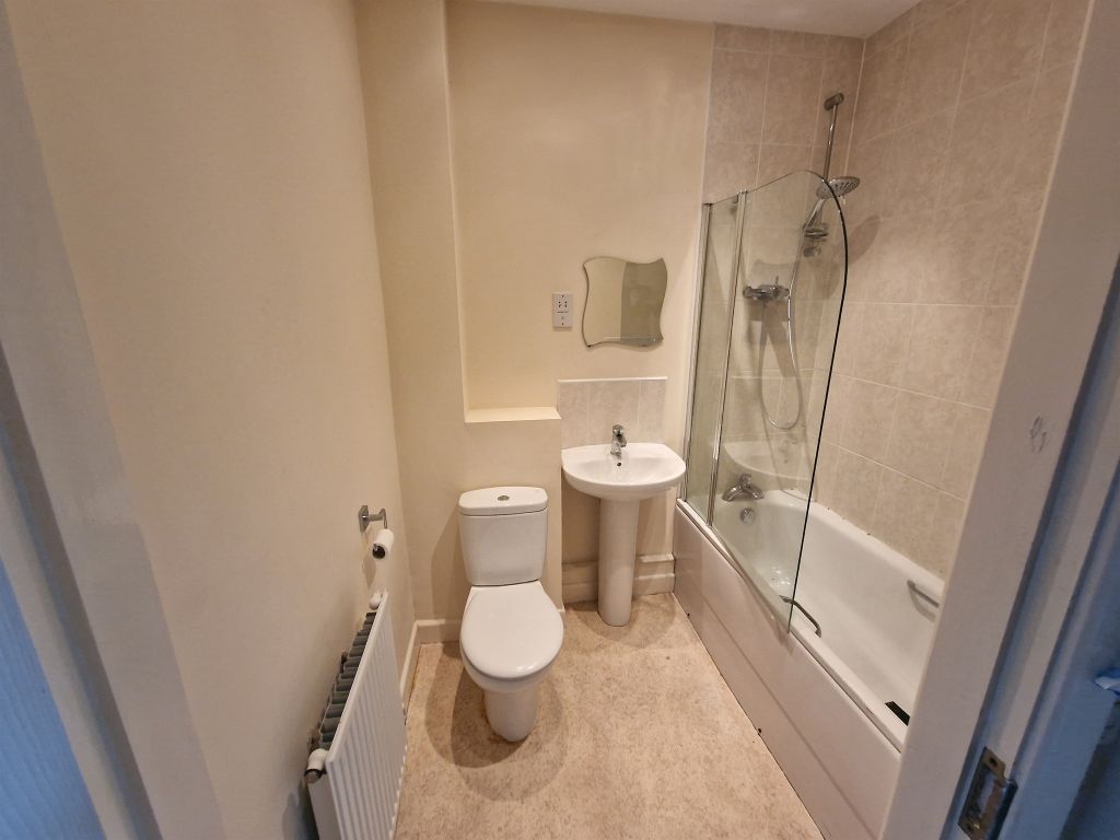 1 bed flat for sale in Hill Street, Barwell, Leicester LE9, £80,000