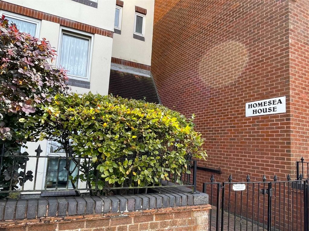 1 bed flat for sale in Green Road, Southsea PO5, £62,500