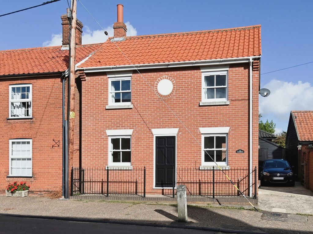 2 bed detached house for sale in King Street, New Buckenham, Norwich NR16, £280,000