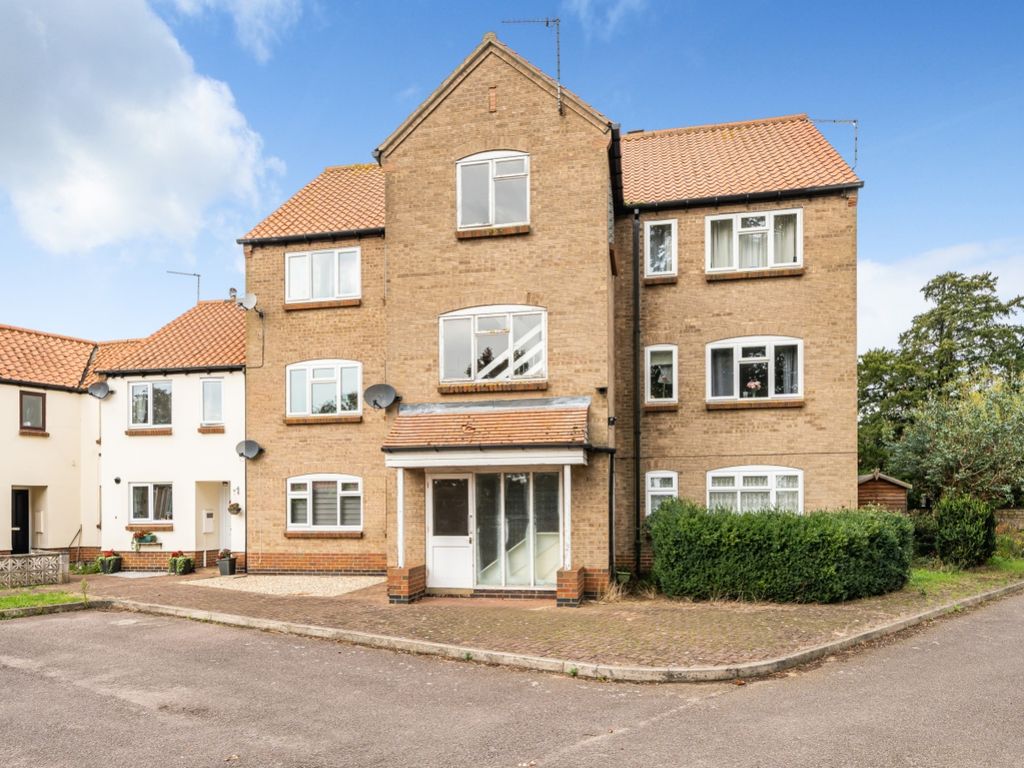 2 bed flat for sale in Old Place, Sleaford, Lincolnshire NG34, £75,000