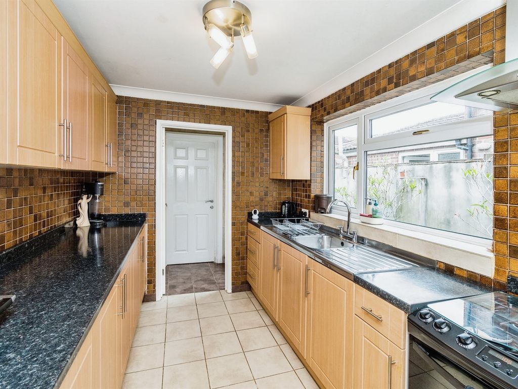 3 bed terraced house for sale in Northumberland Road, Southampton SO14, £265,000
