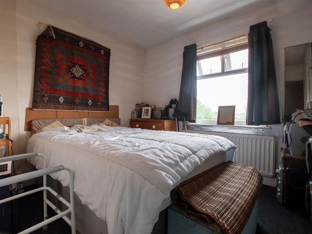 3 bed property for sale in Hillside Road, Wellingborough NN8, £229,995