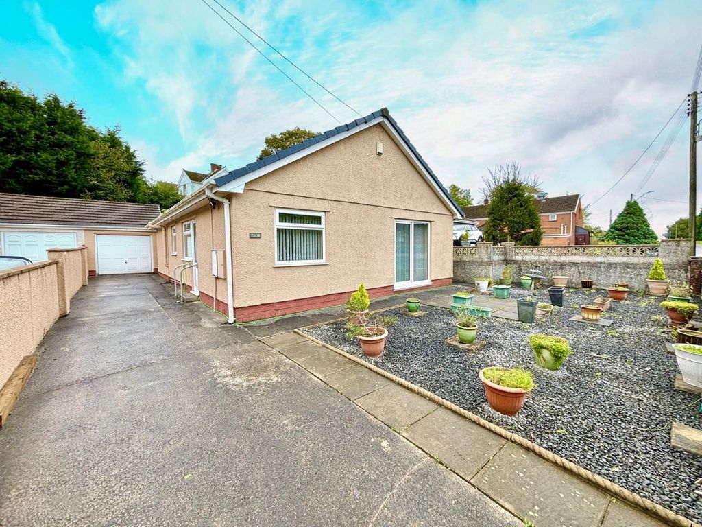 3 bed detached bungalow for sale in Heol Y Gors, Cwmgors, Ammanford, Carmarthenshire. SA18, £249,950