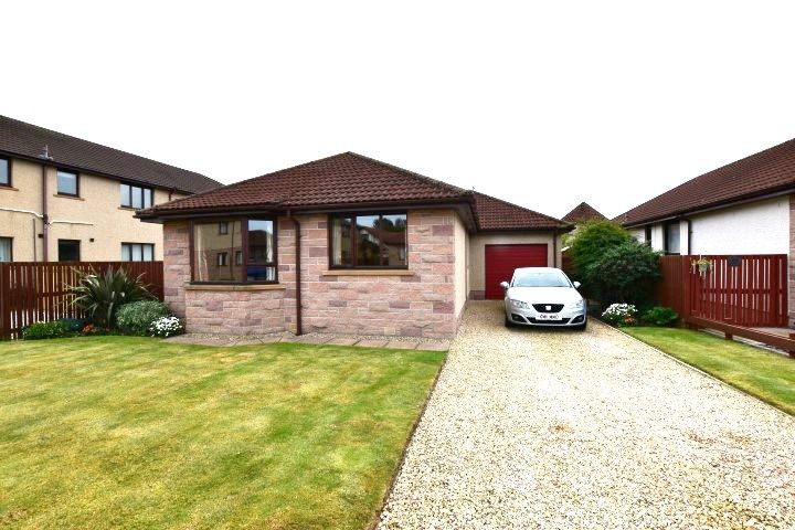 3 bed bungalow for sale in Golf View, Hopeman, Elgin IV30, £290,000