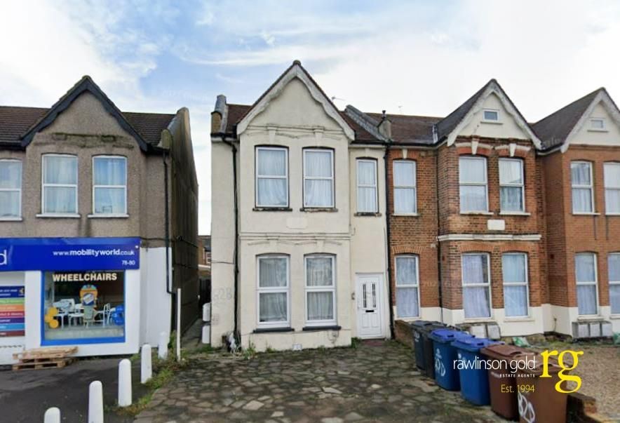 2 bed flat for sale in Station Road, Harrow HA1, £300,000