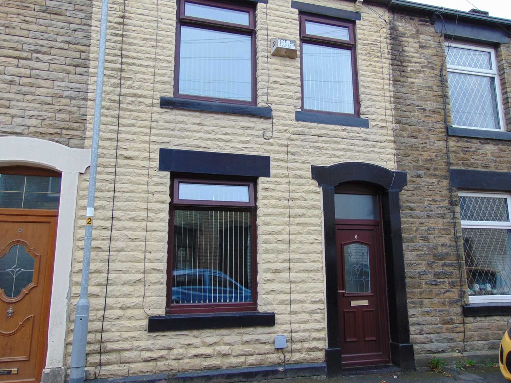 3 bed terraced house for sale in Fenton Street, Shaw OL2, £135,000