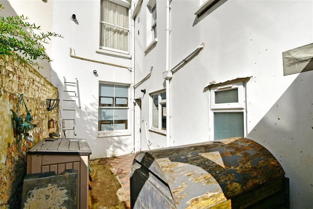 1 bed flat for sale in Springfield Road, Brighton, East Sussex BN1, £260,000